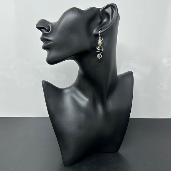 Costume jewelry earrings - Picture 2 of 2